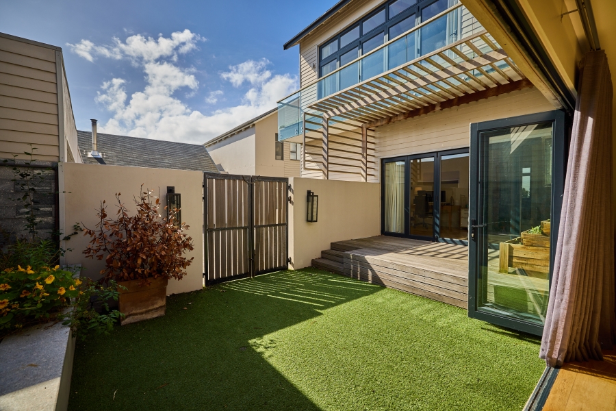 5 Bedroom Property for Sale in Lake Michelle Western Cape